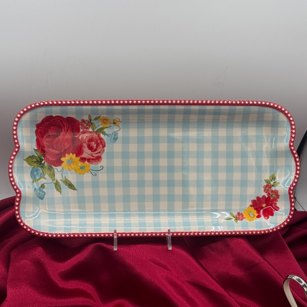 Pioneer Woman Floral Gingham Rectangular Tray
14” X 6 1/2”, excellent condition